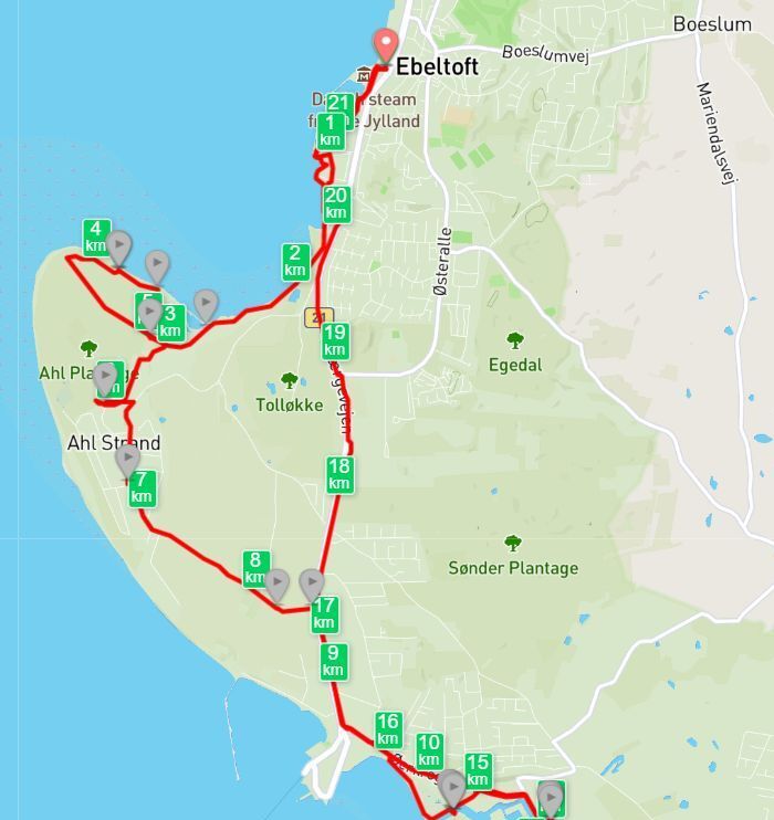 Cykelrute, over Ahl til Øer Maritime Ferieby, med vandretur i udgravningerne.